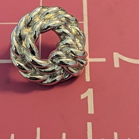 Marked Monet Silver Tone Wreath Design Post Earrings - Picture 4 of 4